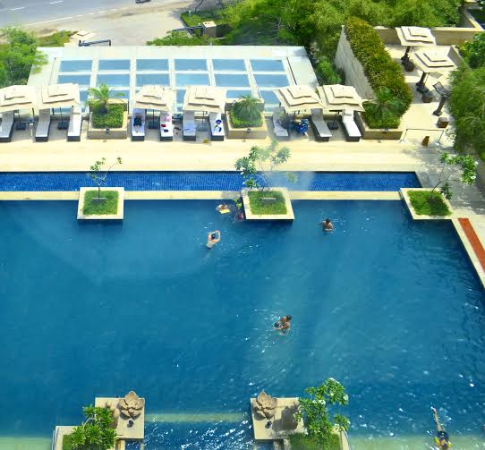 Vivanta by Taj, Surajkund, pool