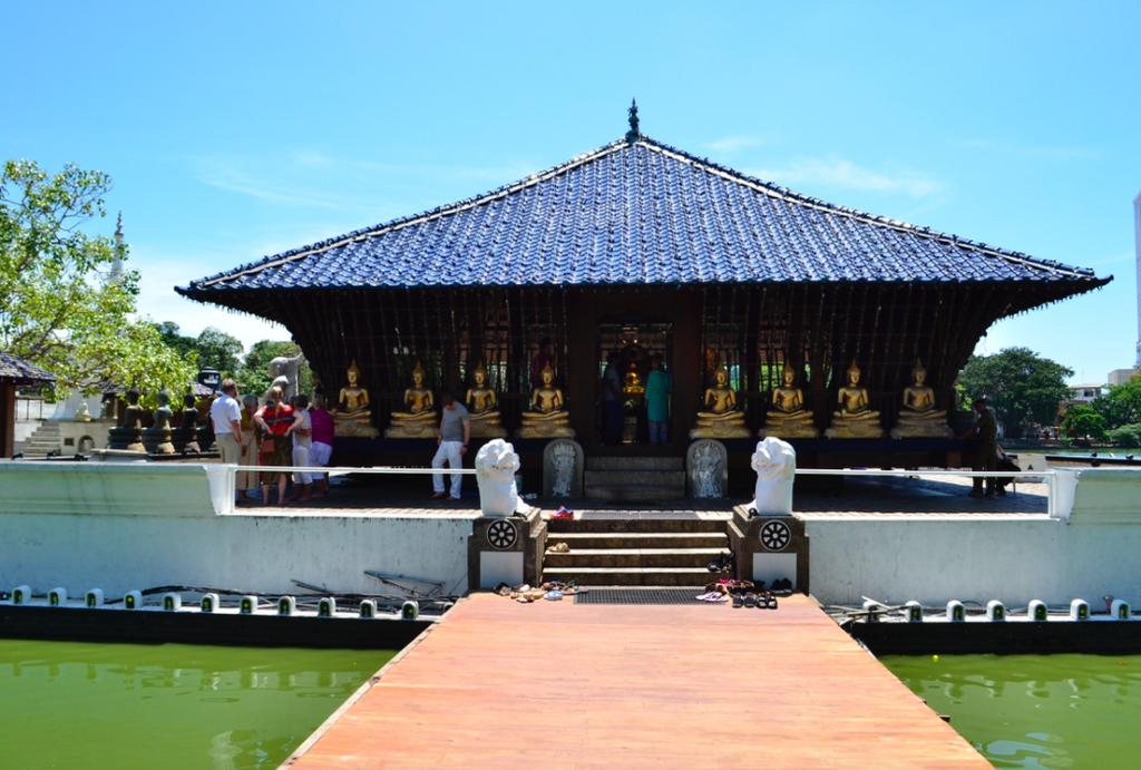 Gangaramaya Temple at Beira Lake Colombo